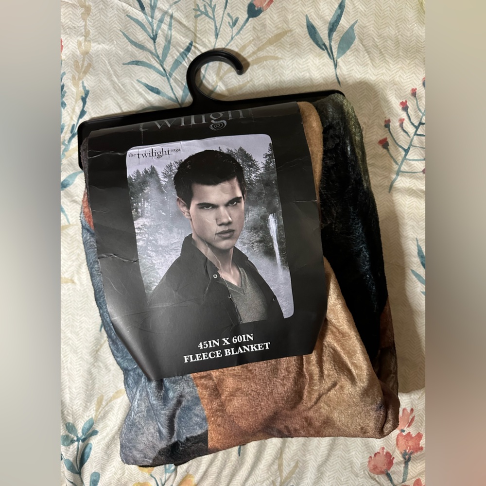TWILIGHT fleece blanket